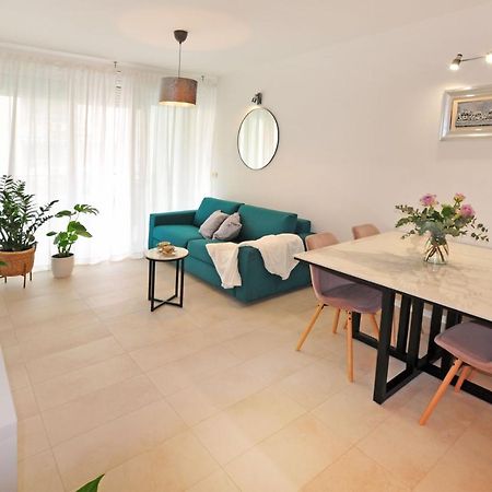 Family Apartment Noel - Omis Bagian luar foto
