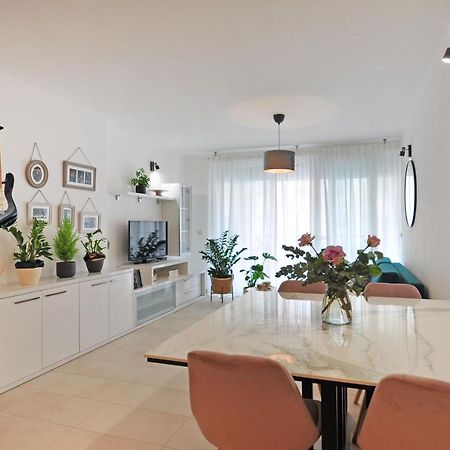 Family Apartment Noel - Omis Bagian luar foto