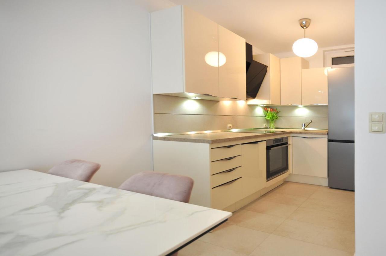 Family Apartment Noel - Omis Bagian luar foto