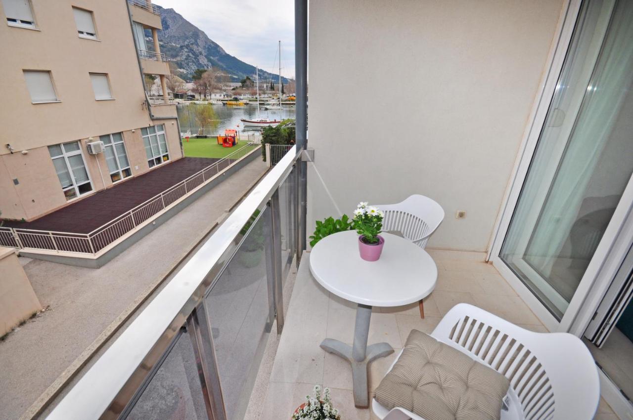 Family Apartment Noel - Omis Bagian luar foto