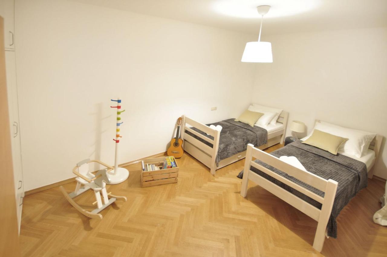 Family Apartment Noel - Omis Bagian luar foto