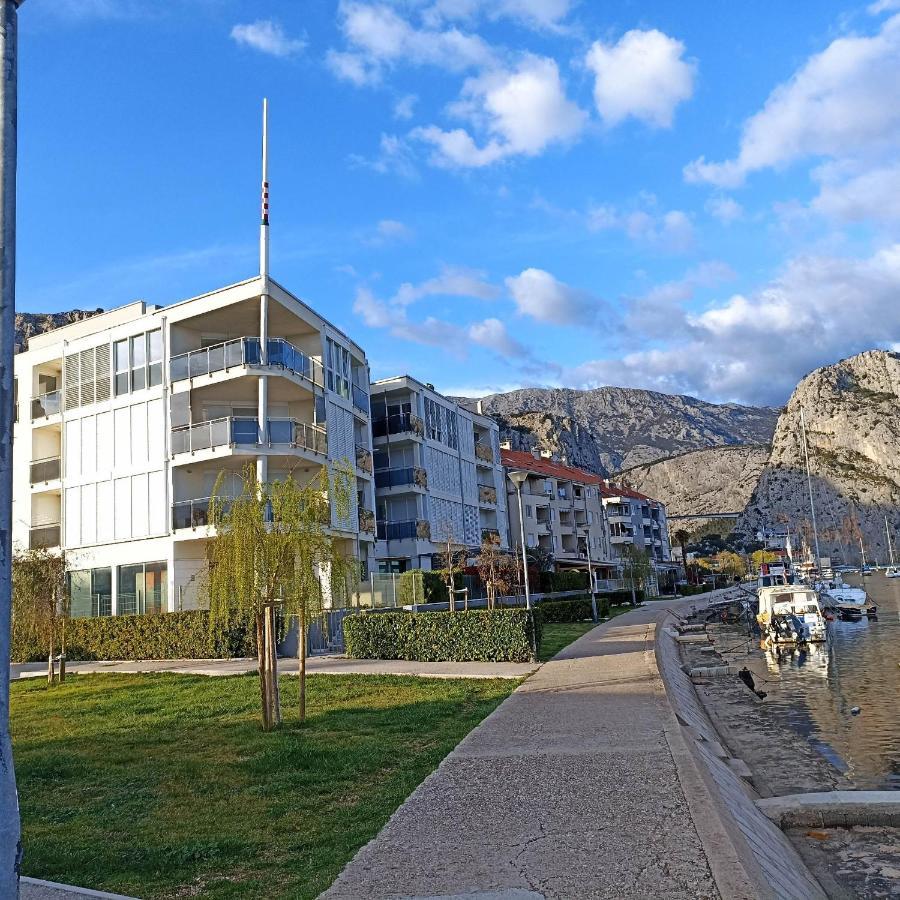 Family Apartment Noel - Omis Bagian luar foto